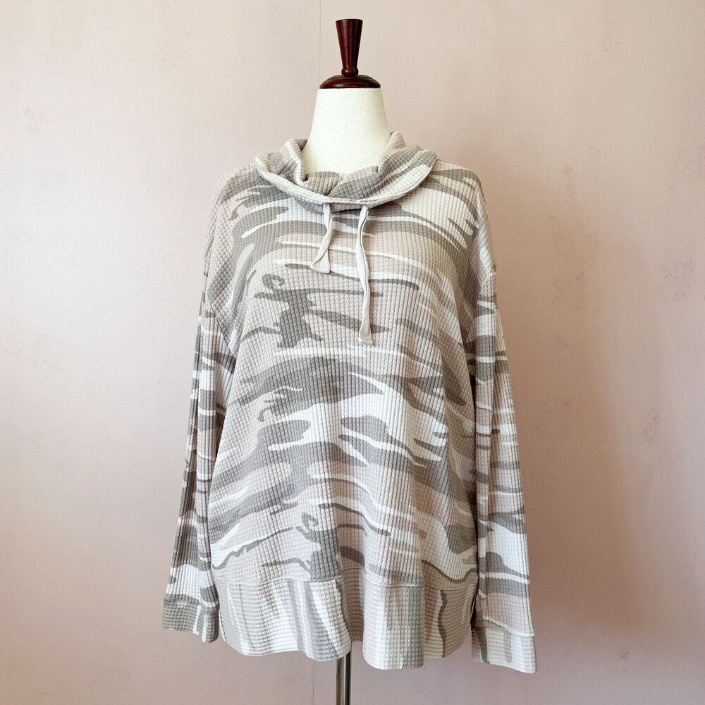 Belle by Kim Gravel Womenโs Camo Waffle Knit Cowl Neck Top Size 2X Casual